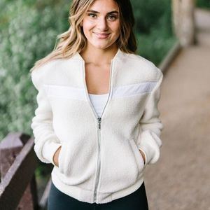 Zyia Cream Flying V Fleece Jacket EUC